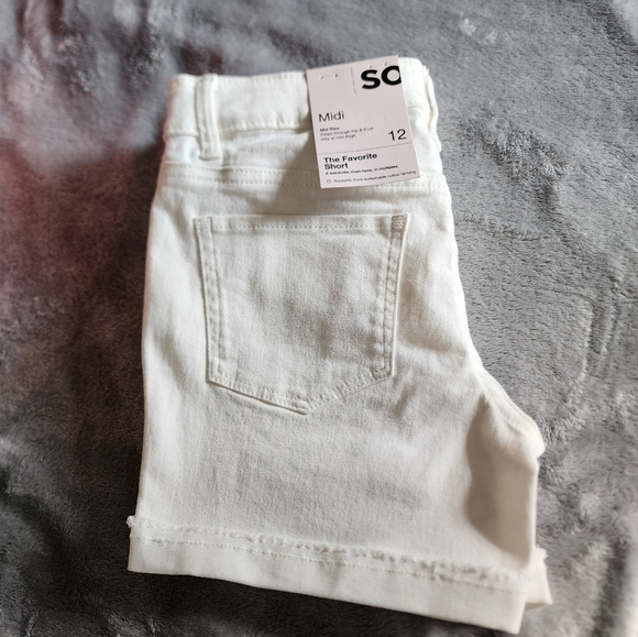 So girls mid rise distressed white jean shorts snap button fly sz 12 nwt - Picture 5 of 5